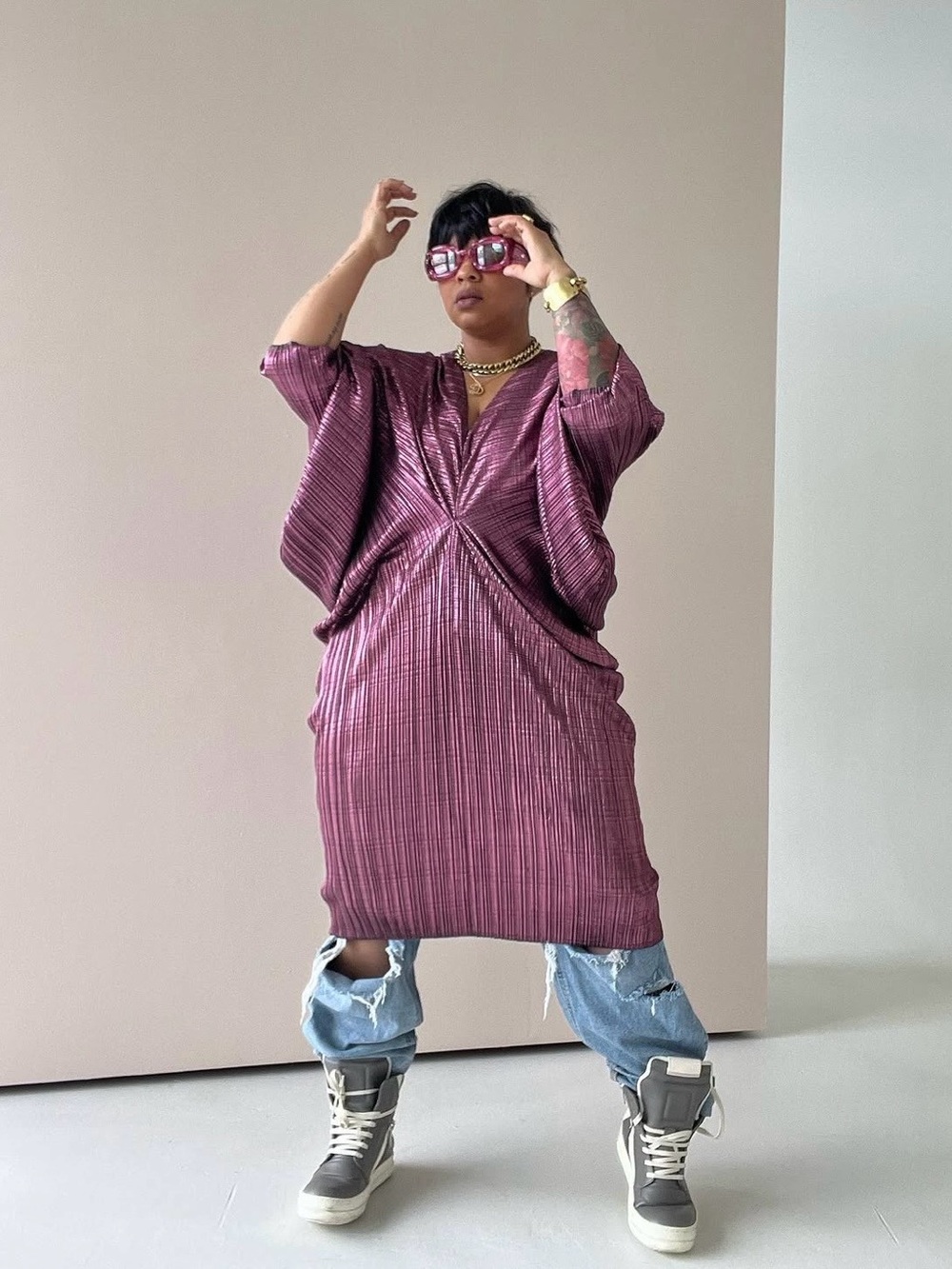 Plissé V-Neck Midi Dress in  Metallic Fuchsia